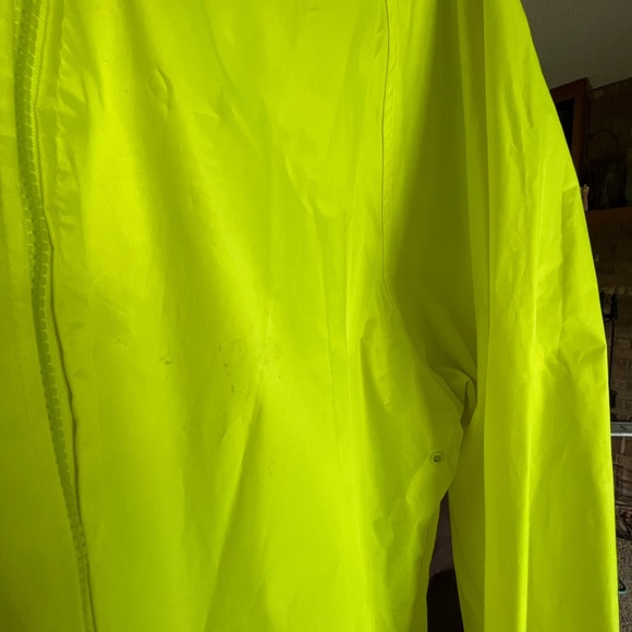 Neon green rain jacket 1XL M-Wear McKinley. Has a hood and two front pockets. - Picture 4 of 4